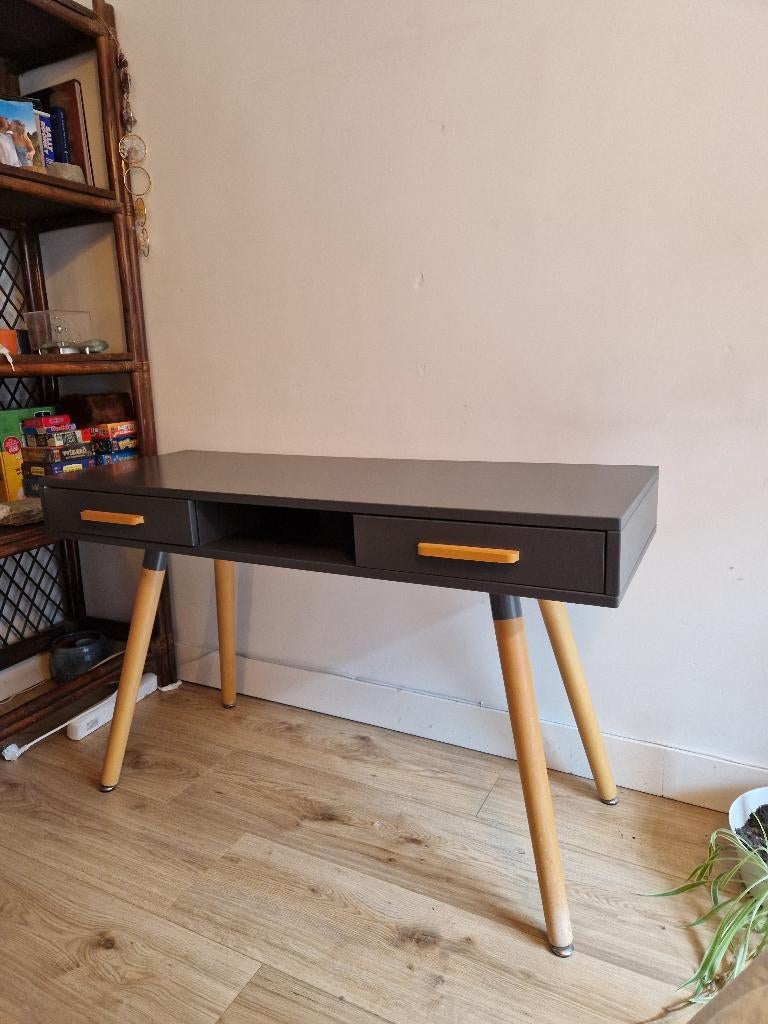 Bureau met lades – modern / Scandinavisch design, Huis en Inrichting, Bureaus, Ophalen, Gebruikt, Bureau