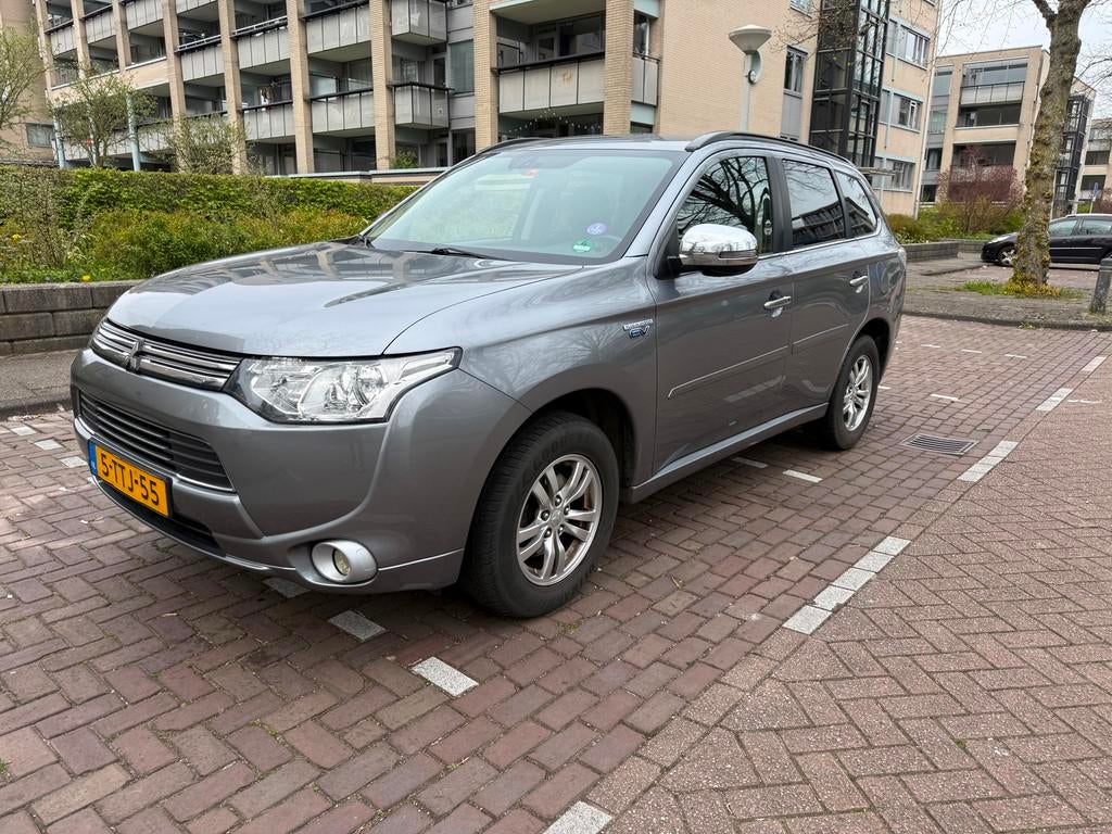 Mitsubishi Outlander 2.0 PHEV Hybrid Business Edition Climat, Auto's, Mitsubishi, Bedrijf, Te koop, Outlander, 4x4, ABS, Achteruitrijcamera