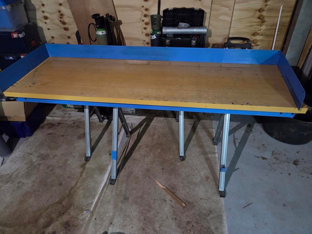 Werkblad 200x65x4cm met stalen profiel en gebruikerssporen, Doe-het-zelf en Verbouw, Werkbanken, Ophalen, Gebruikt, 170 cm of meer