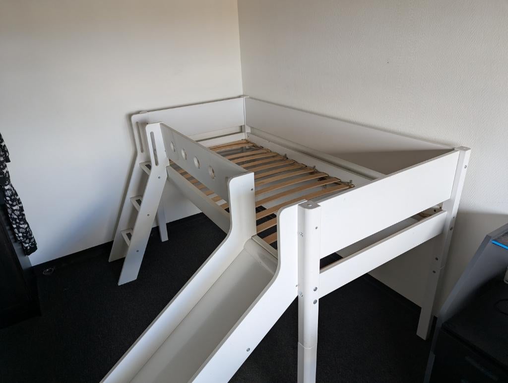 Halfhoogslaper met glijbaan – wit – meegroeibed kinderbed, Ophalen, Gebruikt, Halfhoogslaper