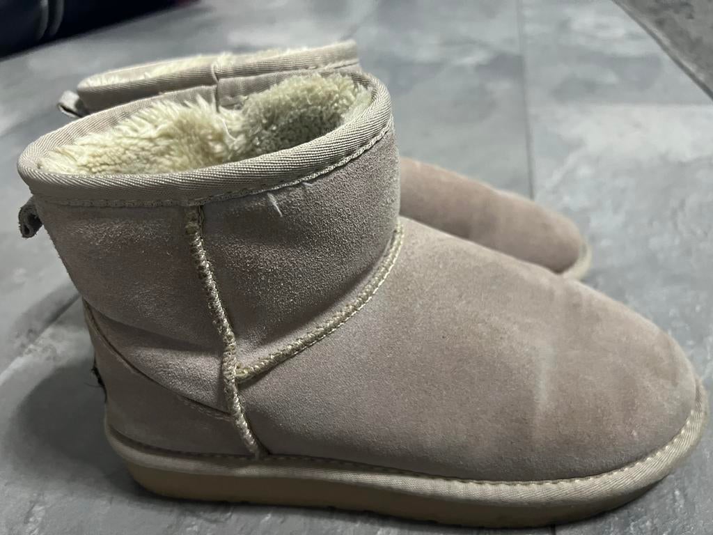Uggs maat 36, Ophalen of Verzenden, Zo goed als nieuw, Beige, Lage of Enkellaarzen