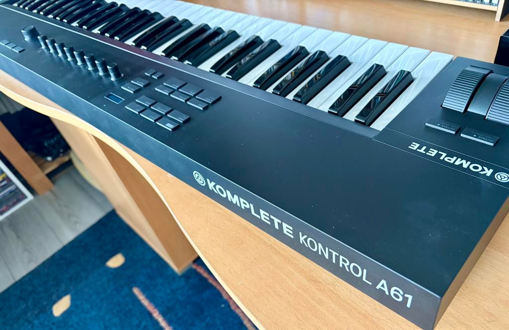 Native Instruments Komplete Kontrol A61 USB/MIDI keyboard, Muziek en Instrumenten, Midi-apparatuur, Ophalen, Zo goed als nieuw
