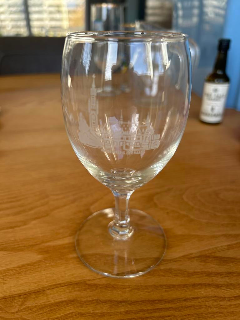 Wijnglas Vredespaleis Den Haag, Antiek en Kunst, Antiek | Glas en Kristal, Ophalen of Verzenden