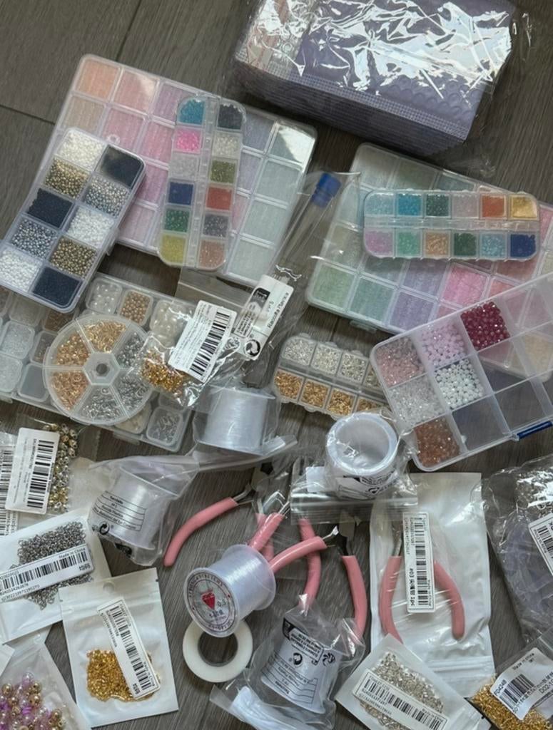 Kralen set, Hobby en Vrije tijd, Kralen en Sieraden maken, Ophalen, Zo goed als nieuw, Kraal