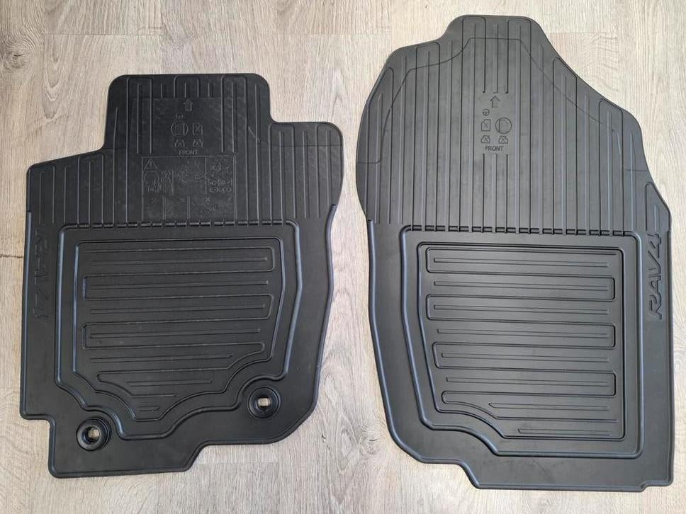 RAV4 Rubber vloermatten *Nieuw en origineel Toyota*, Ophalen of Verzenden, Nieuw
