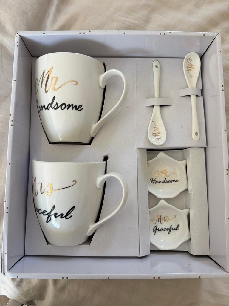 Mr & Mrs Kopjes Set - Cadeau voor Koppels, Keramiek, Nieuw, Ophalen of Verzenden, Overige stijlen
