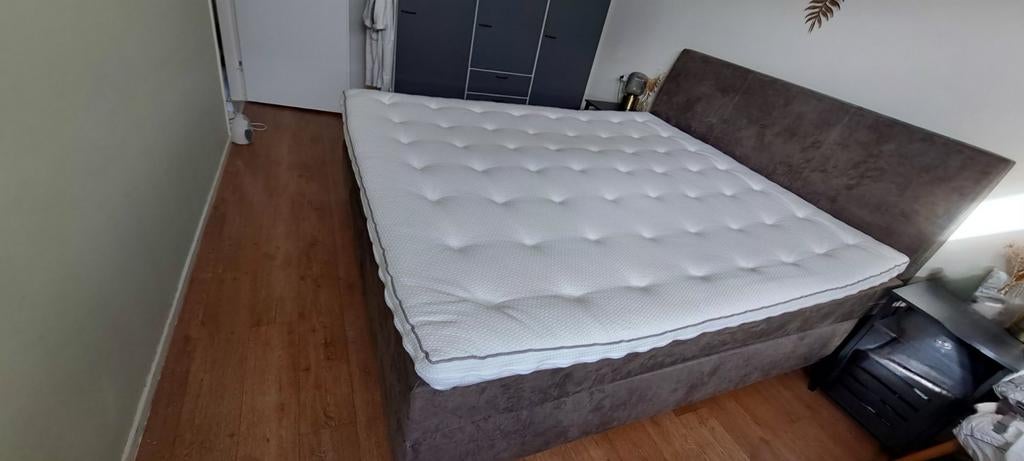 Matras en topper 180x210, Ophalen, 210 cm, Tweepersoons, Zo goed als nieuw