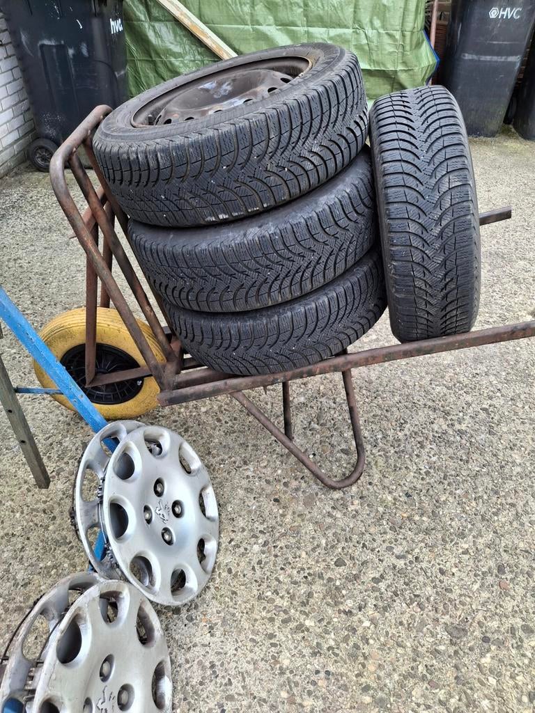 Winterbanden Peugeot 206., Ophalen, 14 inch, 175 mm, Banden en Velgen