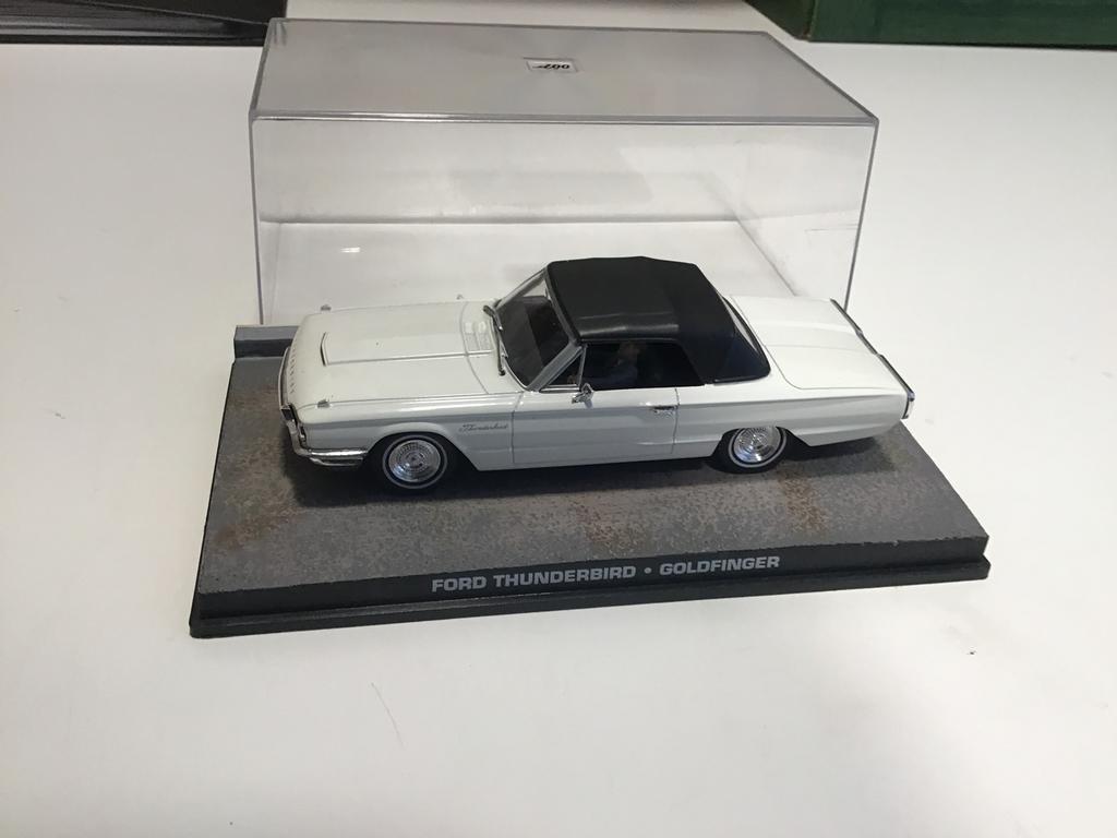 James Bond 007 Collection, Ford Thunderbird uit “Goldfinger”, Hobby en Vrije tijd, Modelauto's | 1:43, Ophalen of Verzenden, Zo goed als nieuw