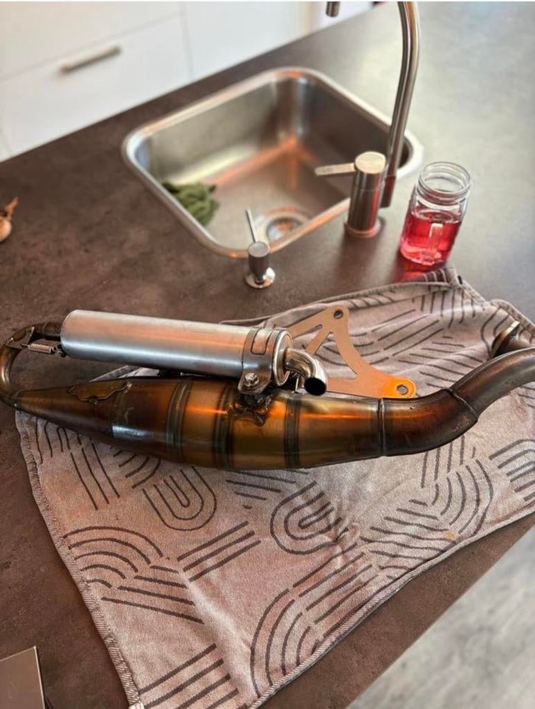 Yasuni r piaggio, Fietsen en Brommers, Brommeronderdelen | Scooters, Ophalen of Verzenden, Zo goed als nieuw, Uitlaat, Piaggio