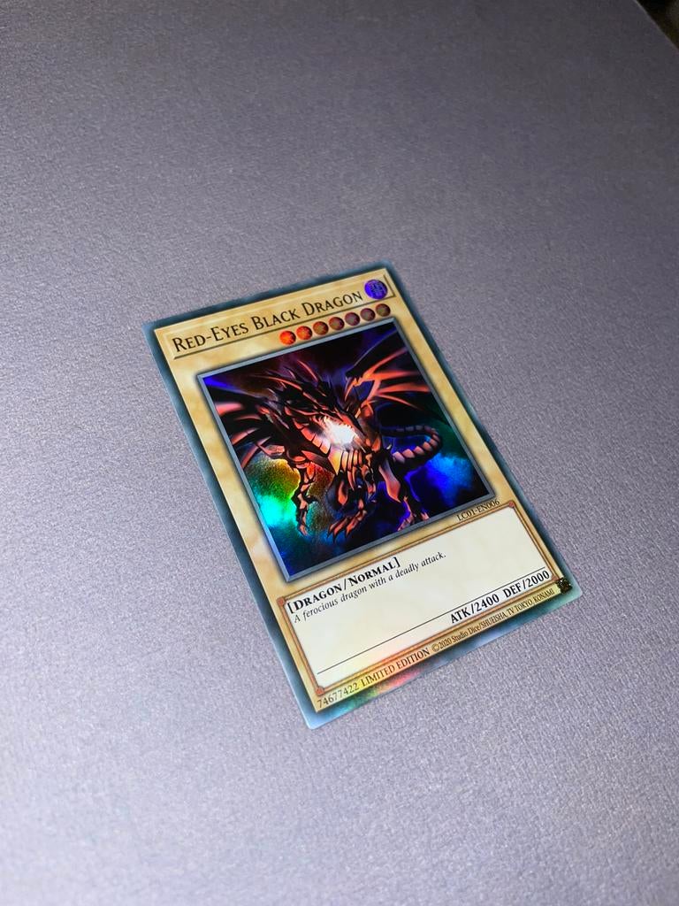 Yu-Gi-Oh! Red-Eyes Black Dragon - Ultra Rare lc01-en006, Hobby en Vrije tijd, Verzamelkaartspellen | Yu-gi-Oh!, Ophalen of Verzenden