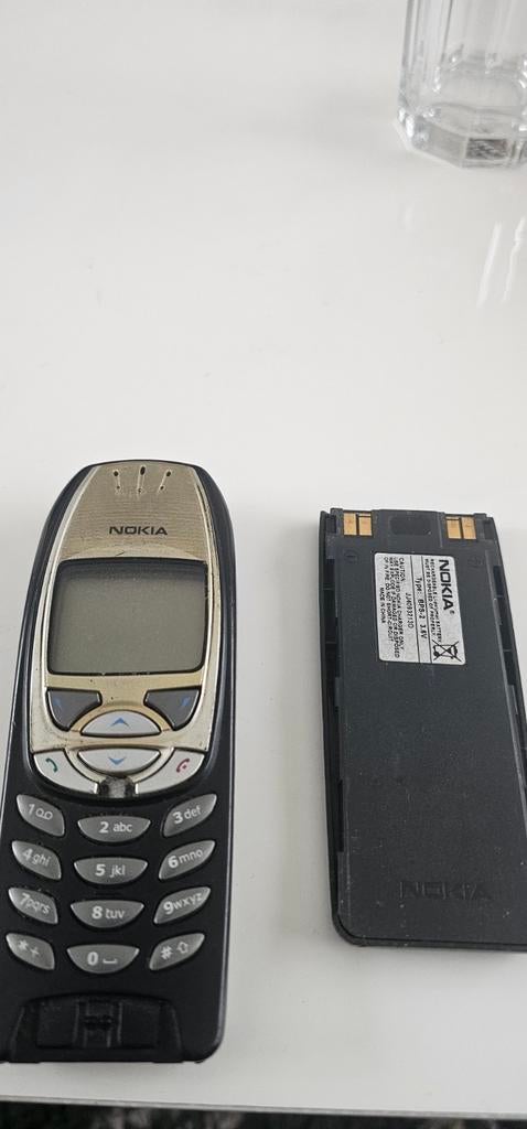 Nokia klassieke telefoon - Vintage model, Gebruikt, Geen camera, Fysiek toetsenbord, Ophalen of Verzenden