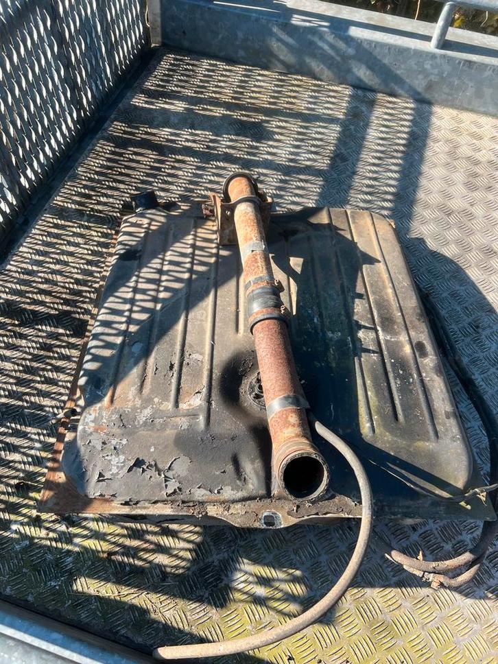 Brandstoftank Mercedes 306, 206 en Hanomag met vulbuis, Auto-onderdelen, Brandstofsystemen, Mercedes-Benz, Gebruikt, Ophalen