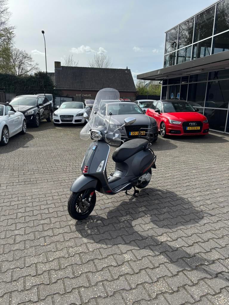Vespa sprint 2021 iget 12500km mat grijs, Fietsen en Brommers, Scooters | Vespa, Gebruikt, Overige modellen, Ophalen of Verzenden