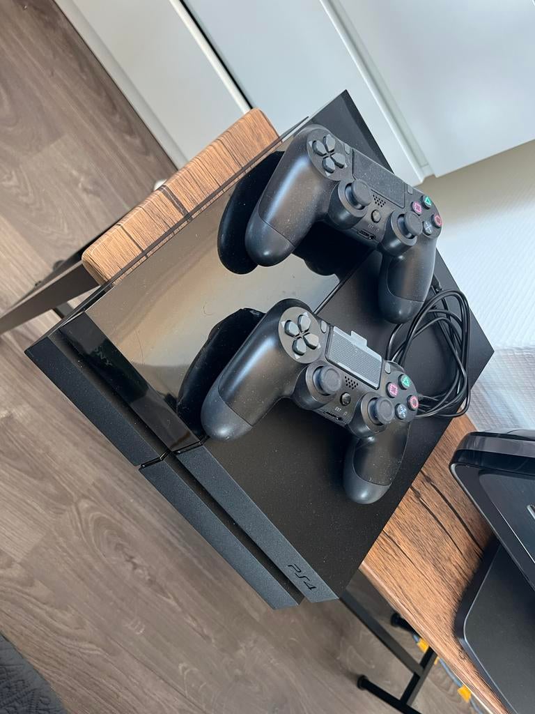 PS4 met tv, Ophalen, Met 2 controllers, Zo goed als nieuw, Original