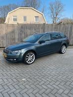 Skoda Octavia 1.2 TSI  Combi Elegance Pano.dak - Navi, Auto's, Skoda, Zwart, 4 cilinders, Stationwagon, 630 kg