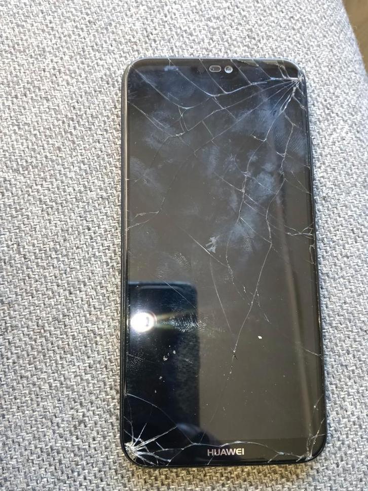 Huawei P Smart 2019 - Scherm defect, Telecommunicatie, Mobiele telefoons | Huawei, Niet werkend, Zonder abonnement, Zonder simlock