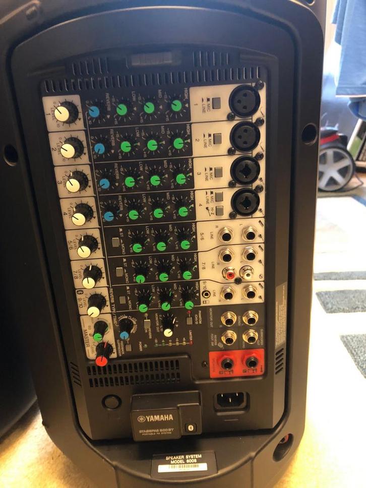 Yamaha model 600S Stagepas 600BT Draagbaar PA Systeem, Muziek en Instrumenten, Mengpanelen, Zo goed als nieuw, 5 tot 10 kanalen