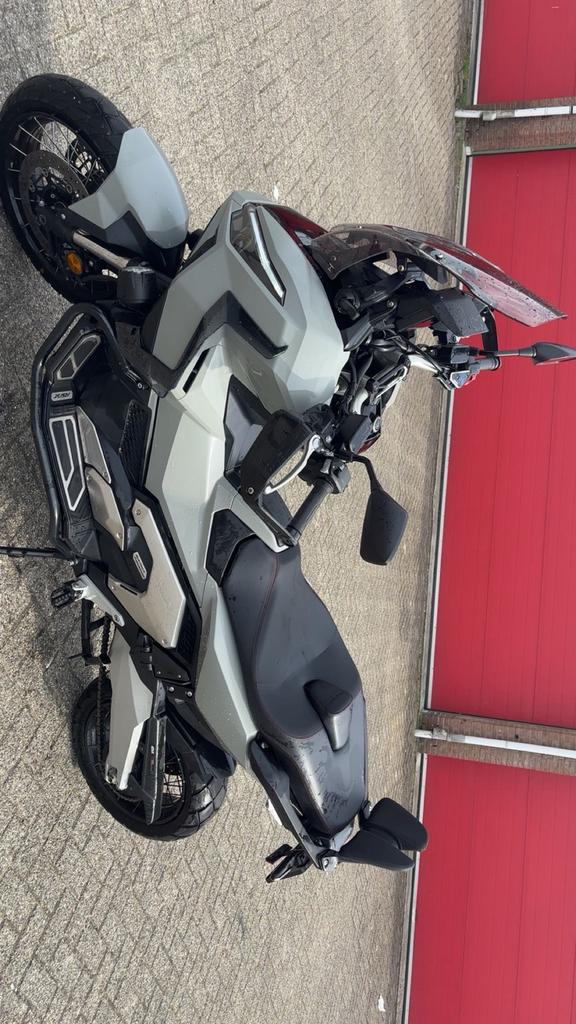 Honda X-ADV 750 eerste eigenaar 6000km stand, Gebruikt, Particulier, Minimaal motorrijbewijs A2, Automaat