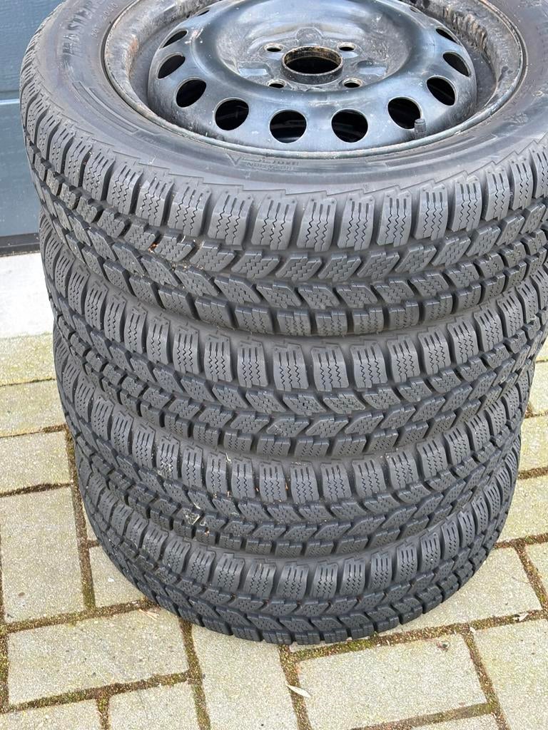 Winterbanden set Peugeot 107 citroen c1 toyota aygo, Auto-onderdelen, Ophalen, Peugeot