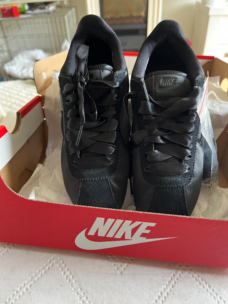 Nike sneakers zwart maat 36, Kleding | Dames, Schoenen, Zwart, Nike, Nieuw, Ophalen of Verzenden