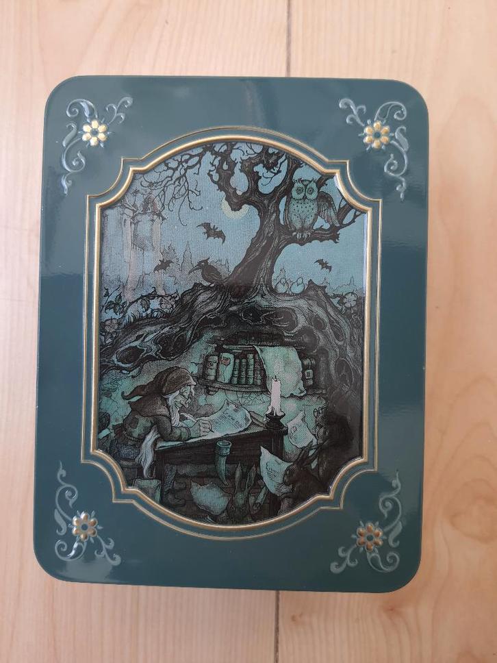 Efteling blik schrijvende kabouter met kaarten, Verzamelen, Efteling, Zo goed als nieuw, Overige typen, Ophalen of Verzenden