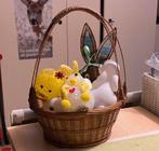 Vintage paasmandje met diverse paas items, Ophalen of Verzenden, Gebruikt