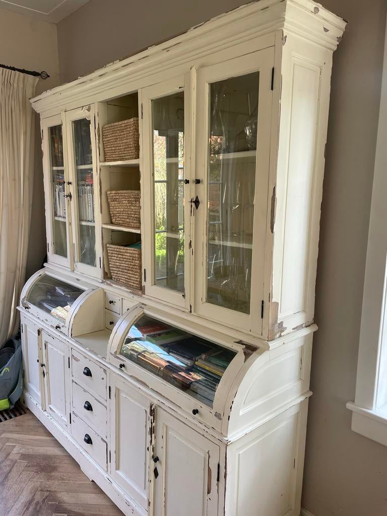 Witte buffetkast van glas en hout, Huis en Inrichting, Kasten | Buffetkasten, Gebruikt, 200 cm of meer, 200 cm of meer, 25 tot 50 cm