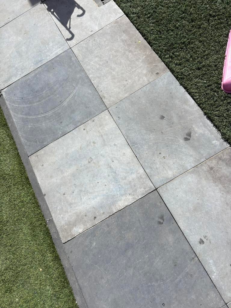 Gratis ophalen tegels/kunstgras zand cement, Ophalen, Zo goed als nieuw, Keramiek, Terrastegels