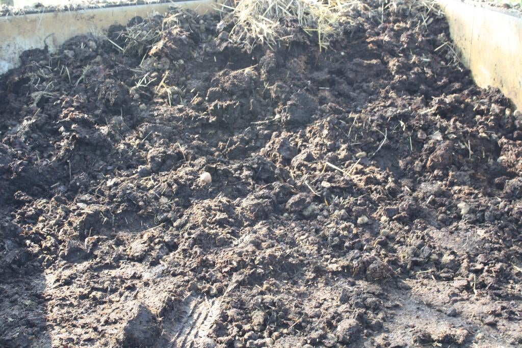 Paarde mest, Ophalen, Mest