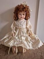 Mooie porseleinen pop met rode krullen, Ophalen of Verzenden, Zo goed als nieuw, Pop