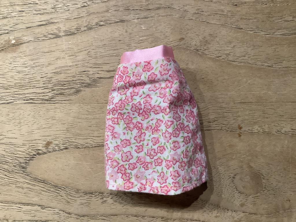 Barbie rok, Ophalen of Verzenden, Gebruikt, Kleertjes
