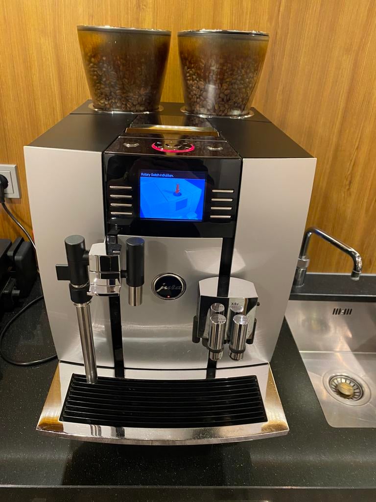 Jura impressa x9 c, 10 kopjes of meer, Ophalen of Verzenden, Zo goed als nieuw, Koffiemachine