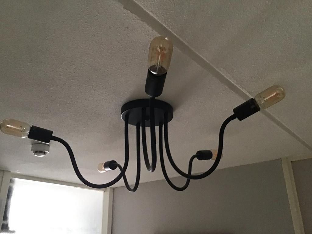 Mooie zwarte hanglamp met 5 lichtpunten, Huis en Inrichting, Lampen | Hanglampen, Ophalen, Gebruikt, Metaal, Minder dan 50 cm