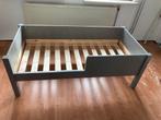 Peuterbed grijs 70x140cm, Kinderen en Baby's, Kinderkamer | Bedden, Ophalen, Gebruikt, 70 tot 85 cm, 140 tot 160 cm