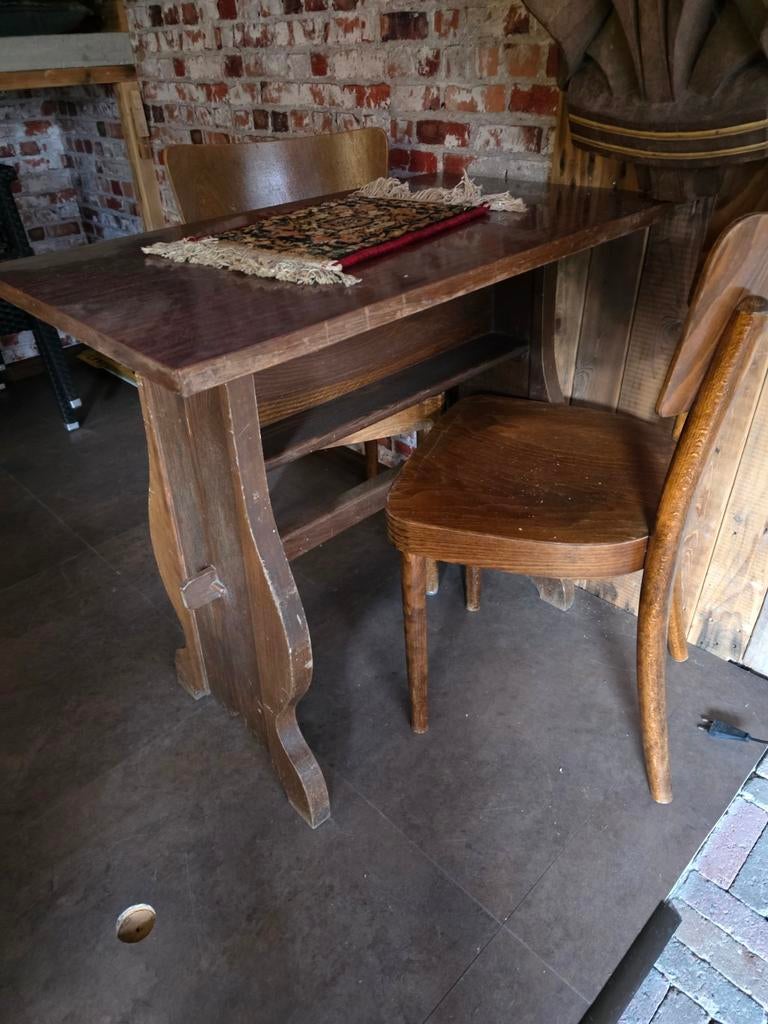 2 oude originele cafe toeptafels met 4 cafe stoelen,mancave, Ophalen