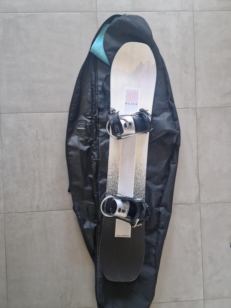 Salomon snowboard met bindingen, bijpassende schoenen & helm, Sport en Fitness, Snowboarden, Ophalen of Verzenden, Nieuw, Board