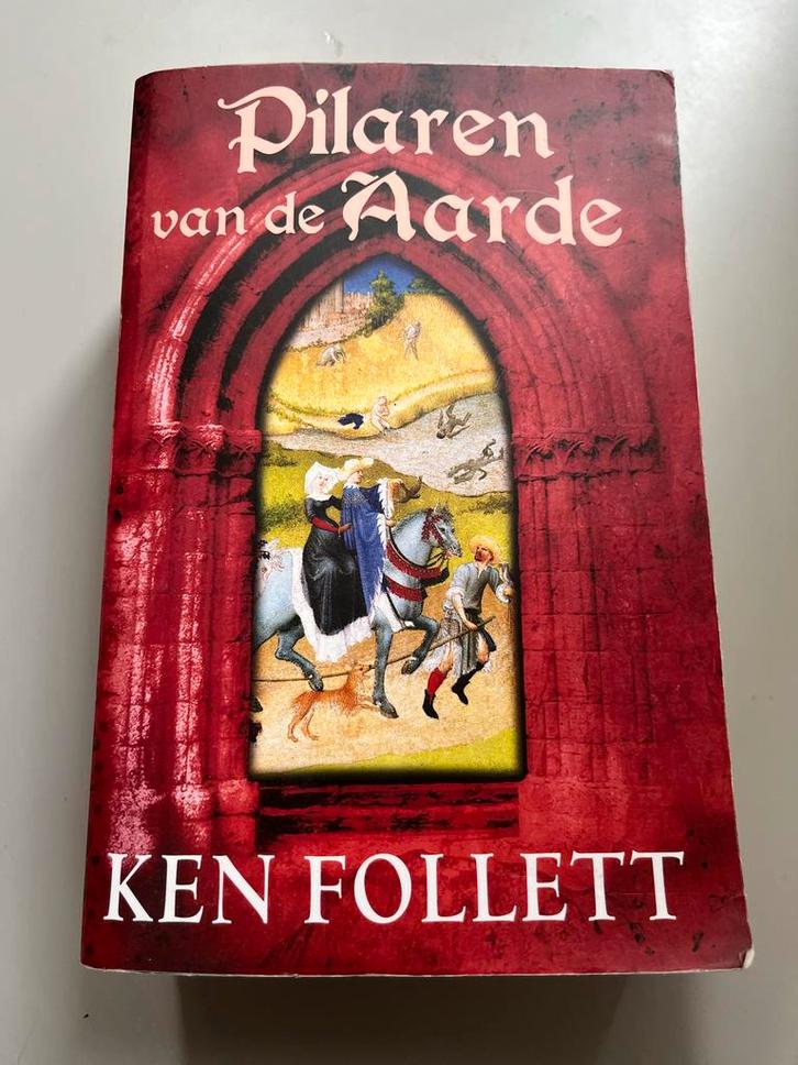 Pilaren van de Aarde - Ken Follett, Boeken, Romans, Gelezen, Europa overig, Ophalen of Verzenden