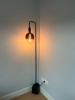 Moderne zwarte vloerlamp, Huis en Inrichting, Lampen | Vloerlampen, Ophalen, Gebruikt, 150 tot 200 cm