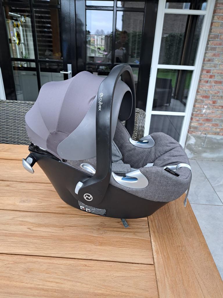 Autostoel Cybex Aton Q Manhattan Grey compleet, Gebruikt, Verstelbare rugleuning, Isofix, 0 t/m 13 kg
