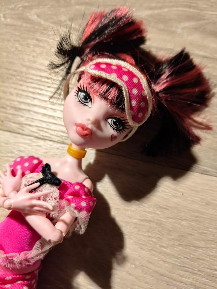Monster High Draculaura Dead Tired Wave 1 (Eerste Editie), Verzamelen, Poppen, Ophalen of Verzenden