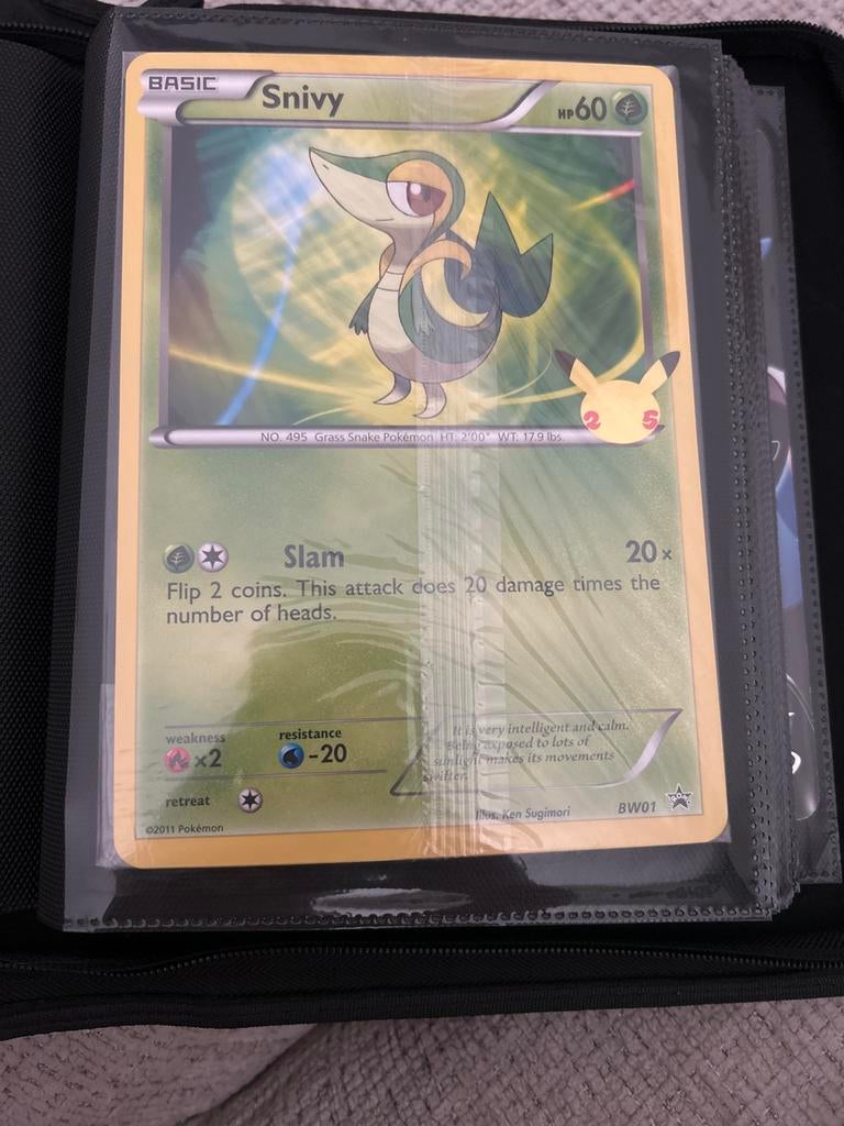 Snivy BW01 Oversized Jumbo Pokémon Kaart Celebrations Sealed, Ophalen of Verzenden, Nieuw