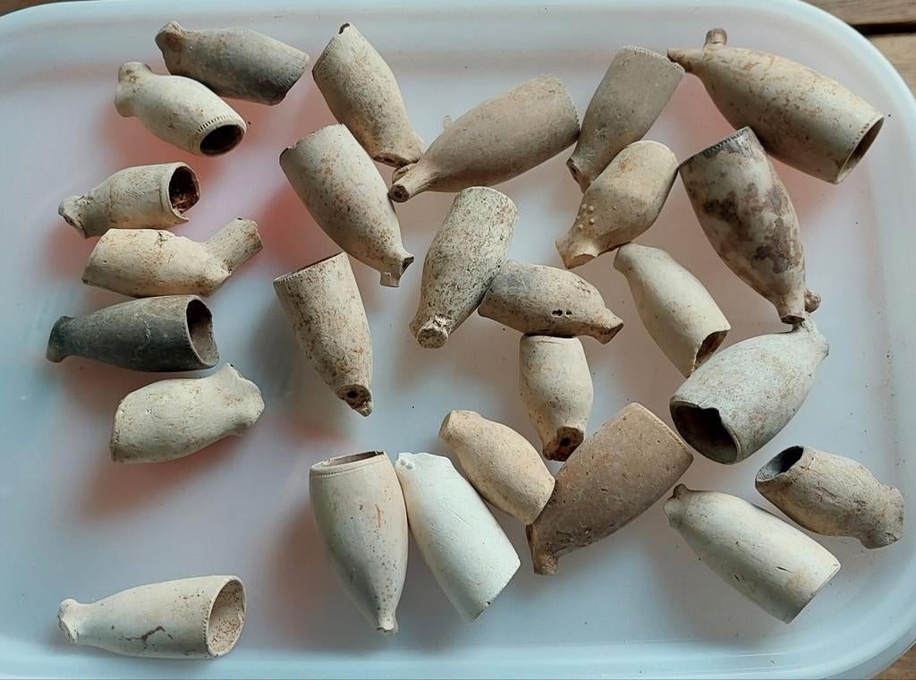 Pijpekoppen allen gevonden in Gouda 16/17/18de eeuw 25 st., Antiek en Kunst, Ophalen of Verzenden