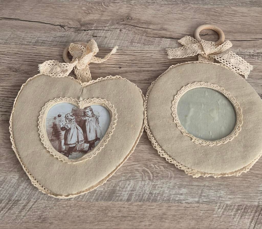 Set van 2 fotolijsten voor foto's van 9 cm - hart en rond, Ophalen of Verzenden