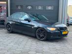 BMW 3-serie 318i Dynamic Executive - Navi - Airco - Leer - N, Achterwielaandrijving, Zwart, 4 cilinders, 129 pk