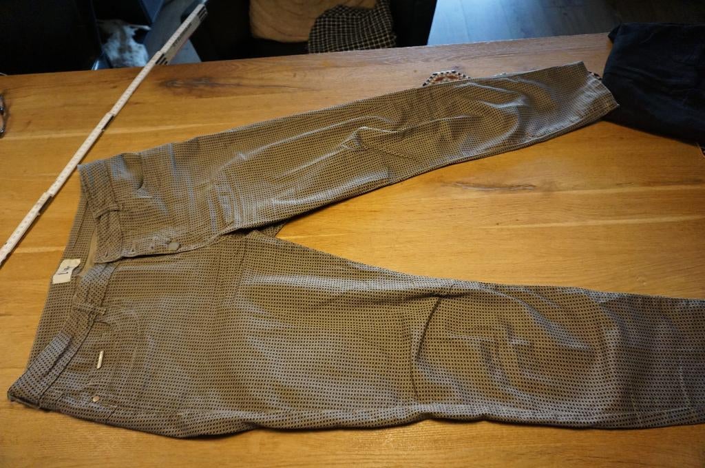 jeans broek met ruitje  isay  maat 38, Ophalen, Isay, Overige kleuren, W28 - W29 (confectie 36)