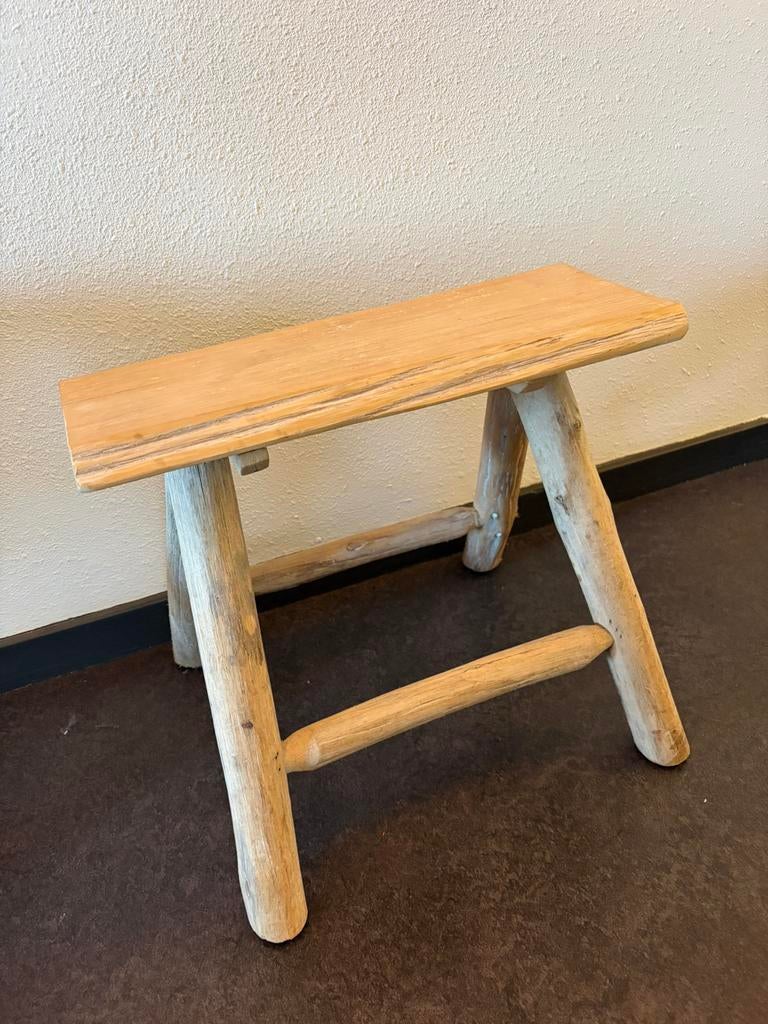 Houten krukje, Ophalen of Verzenden, Zo goed als nieuw, Hout