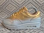 Nike Air Max 1 LX Metallic Gold Metallic Platinum 38.5, Overige kleuren, Nike, Ophalen of Verzenden, Sneakers of Gympen