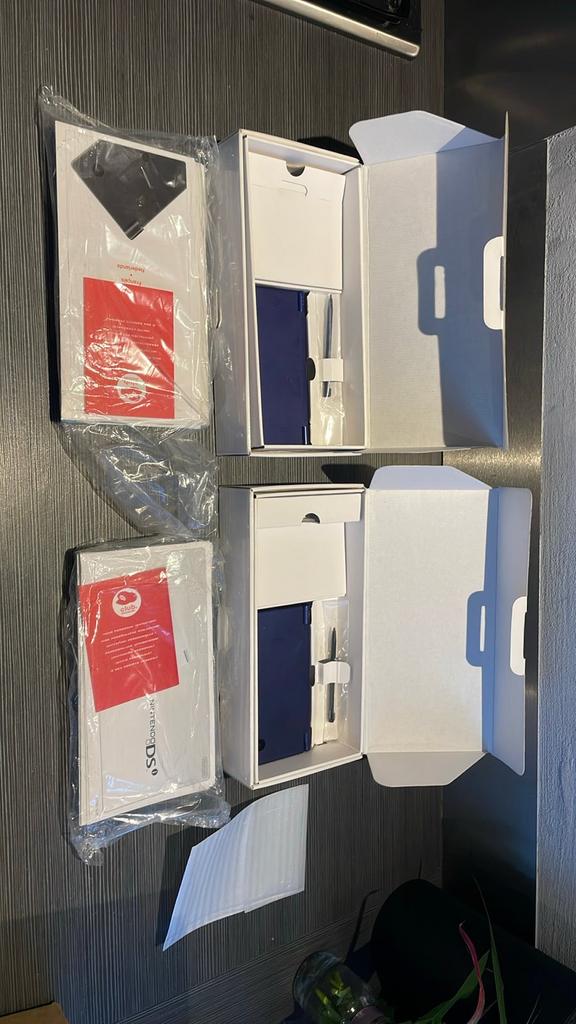 2 x nintendo dsi met doos en topgames, Spelcomputers en Games, Spelcomputers | Nintendo DS, Verzenden, ., Wit, Dsi
