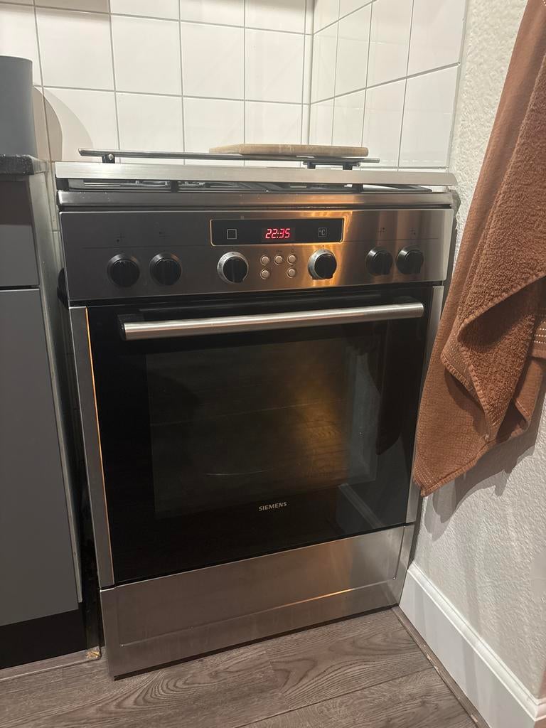 Siemens gasfornuis met oven (rubber en lampje defect), Ophalen, Gebruikt, 60 cm of meer, 4 kookzones